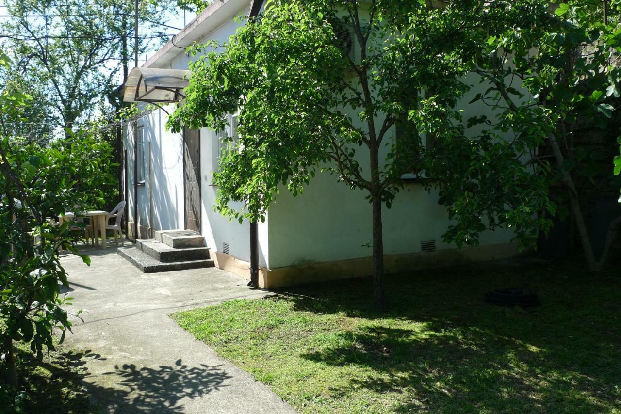 Old Town Guesthouse スフミ エクステリア 写真